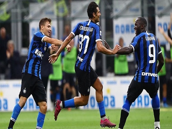 Inter Milan tiếp tục bay cao ở vòng 2 Serie A