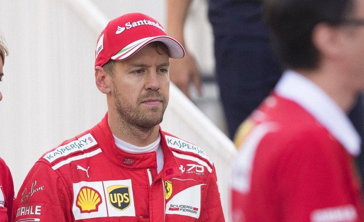 Sebastian Vettel thoát án phạt thêm sau tình huống húc vào xe của Hamilton