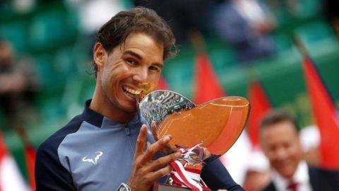 Nhờ có Federer, Nadal lên ngôi số 1 thế giới