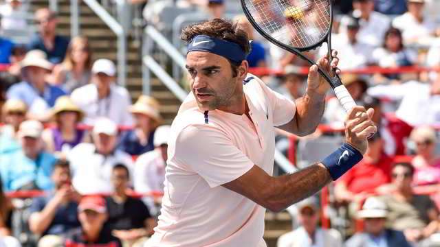 Federer lội ngược dòng vào tứ kết Rogers Cup