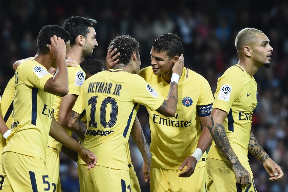 Neymar tỏa sáng ngày ra mắt, PSG hủy diệt Guingamp
