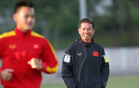 HLV Hoàng Anh Tuấn tái xuất cùng U18 Việt Nam