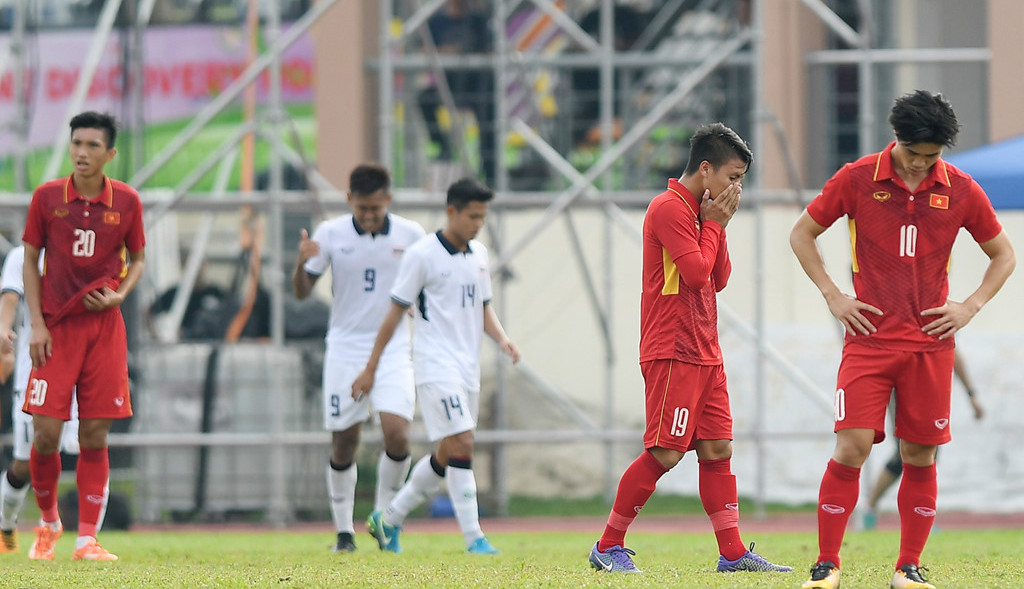 Nhìn lại những thất bại cay đắng nhất của bóng đá Việt Nam suốt 4 năm qua