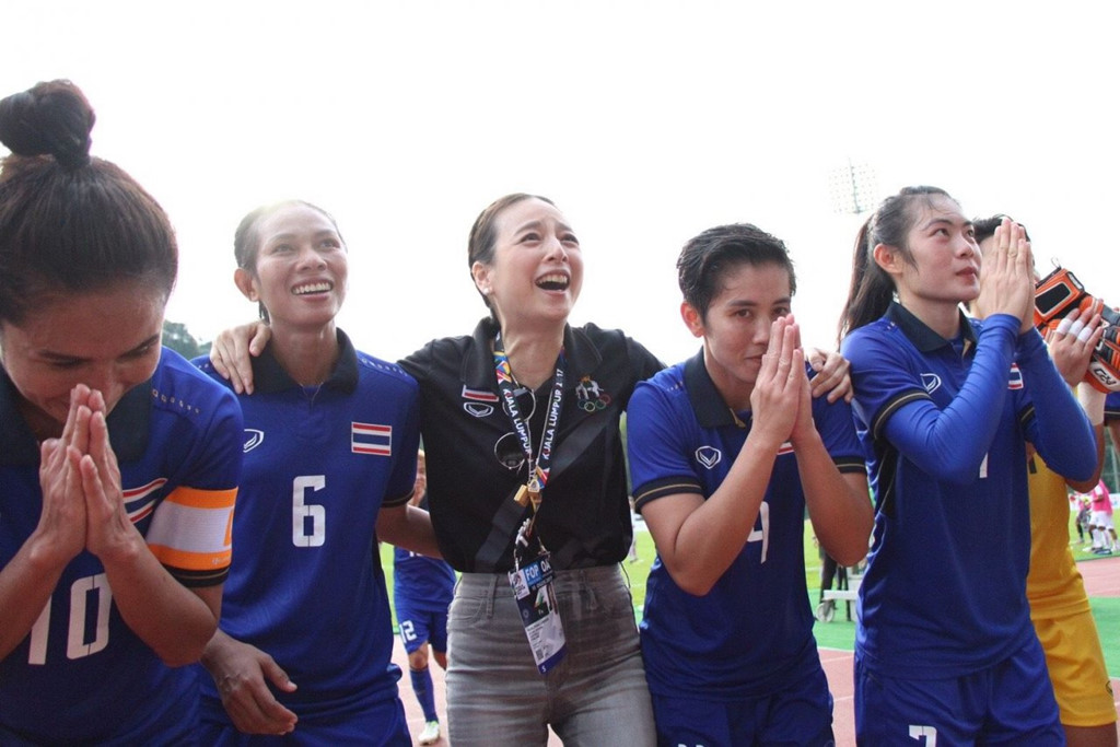 Tuyển nữ Thái Lan tạo lợi thế lớn ở cuộc đua vô địch SEA Games