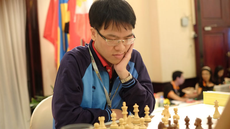 Lê Quang Liêm chịu thua cựu Vua cờ Garry Kasparov sau 41 nước