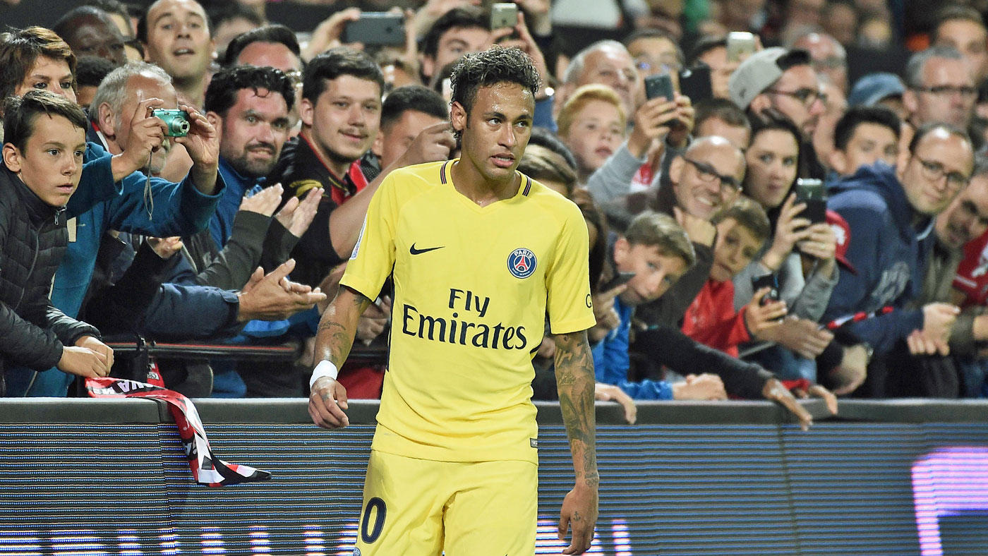Neymar lên tiếng chỉ trích BLĐ Barcelona