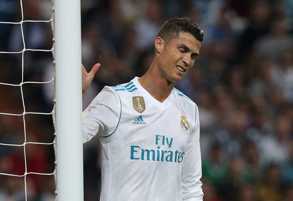 Ronaldo tái xuất với thành tích sút 12 ăn… 0: Quá đen hay quá “cùn”?