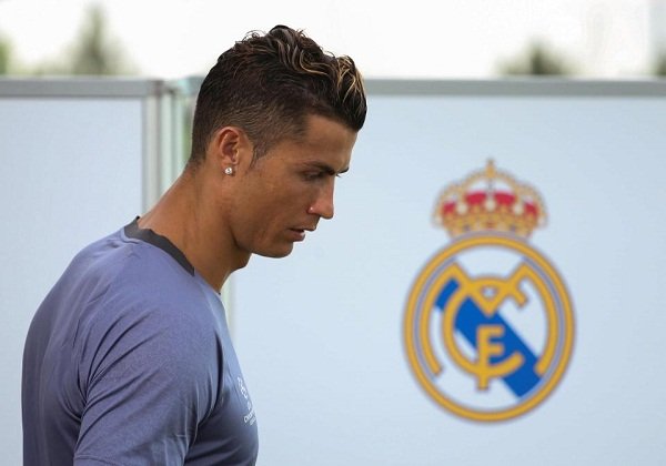 Ronaldo lại ra yêu sách, dọa sẽ rời Real Madrid