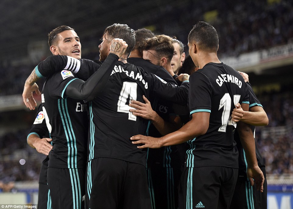 Sao lớn sao nhỏ cùng lên tiếng, Real cắt đứt chuỗi trận toàn thắng của Real Sociedad