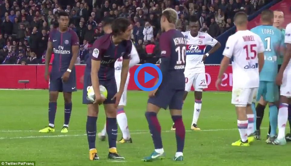 Neymar lần thứ 2 xin đá phạt đền, Cavani tiếp tục thẳng thừng từ chối và cái kết bất ngờ