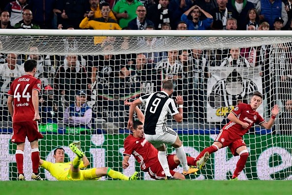 Vào sân từ băng ghế dự bị, Higuain hóa người hùng đem về chiến thắng khó nhọc cho Juventus trước Olympiakos