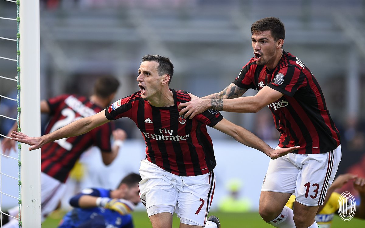 Tân binh Kalinic tỏa sáng với cú đúp, AC Milan nhọc nhằn vượt qua Udinese trong trận cầu nghẹt thở