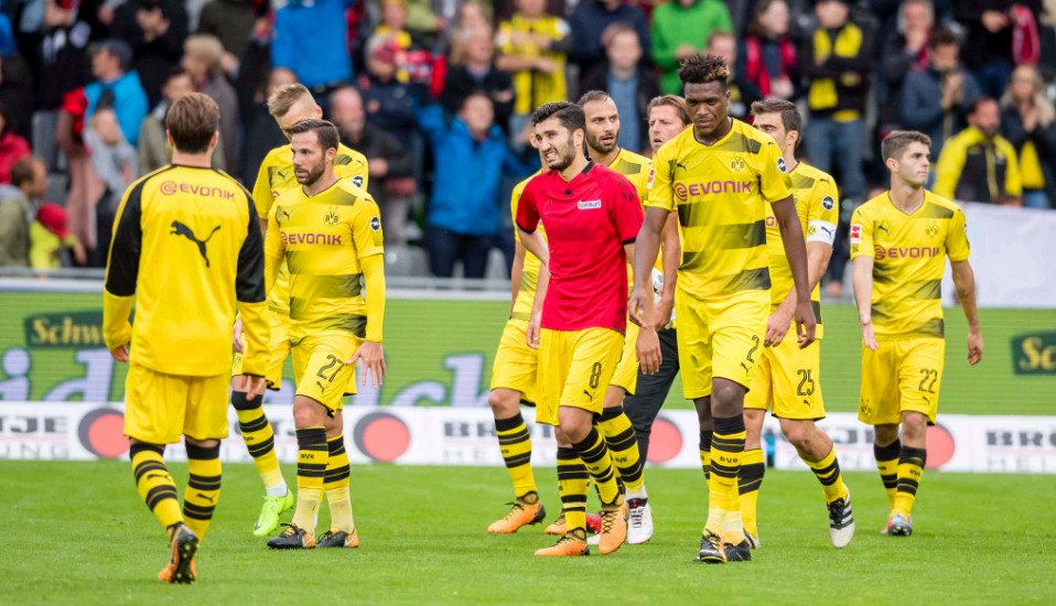 Bất lực trước 10 người của Freiburg, Dortmund chia điểm đáng tiếc trên sân khách