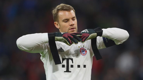 Giữa cơn bĩ cực, Bayern Munich lại đối diện nguy cơ mất Manuel Neuer dài hạn