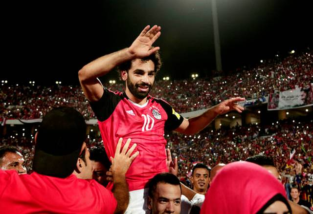 CHÙM ẢNH: Sao Liverpool rực sáng phút 90+5, cả đất nước Ai Cập vỡ òa với tấm vé dự World Cup sau 28 năm chờ đợi