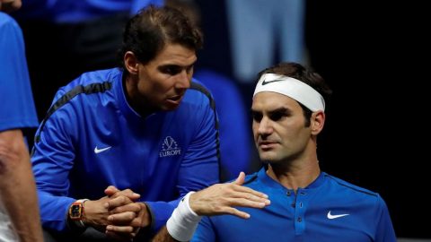 Roger Federer phản bác dữ dội đề xuất đánh ATP Finals trên sân đất nện của Nadal