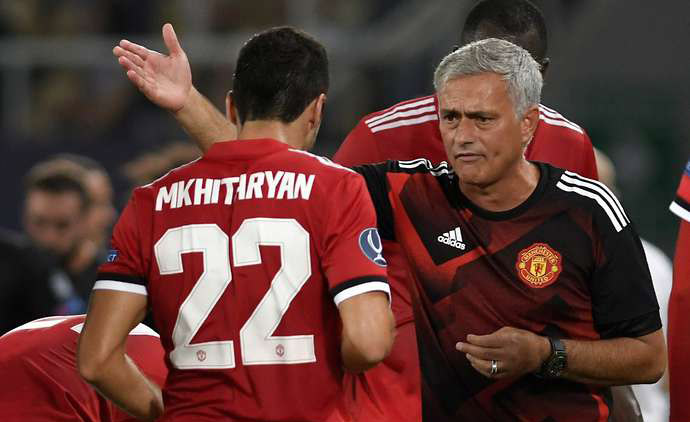 HLV Mourinho “chửi” thẳng mặt Mkhitaryan trước truyền thông vì phong độ thảm họa