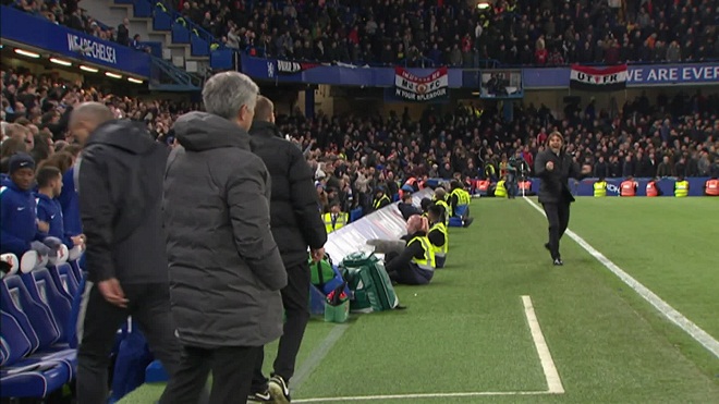 Chelsea thắng MU, Conte phớt lờ không thèm bắt tay Mourinho
