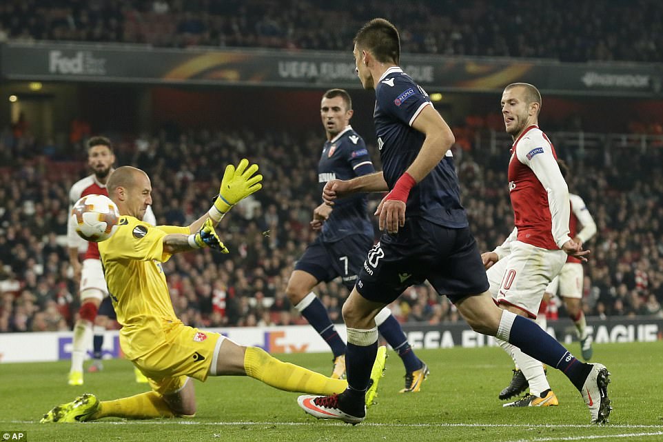Bị Crvena Zvezda cầm hòa đáng tiếc, Arsenal vẫn chính thức vượt qua vòng bảng Europa League
