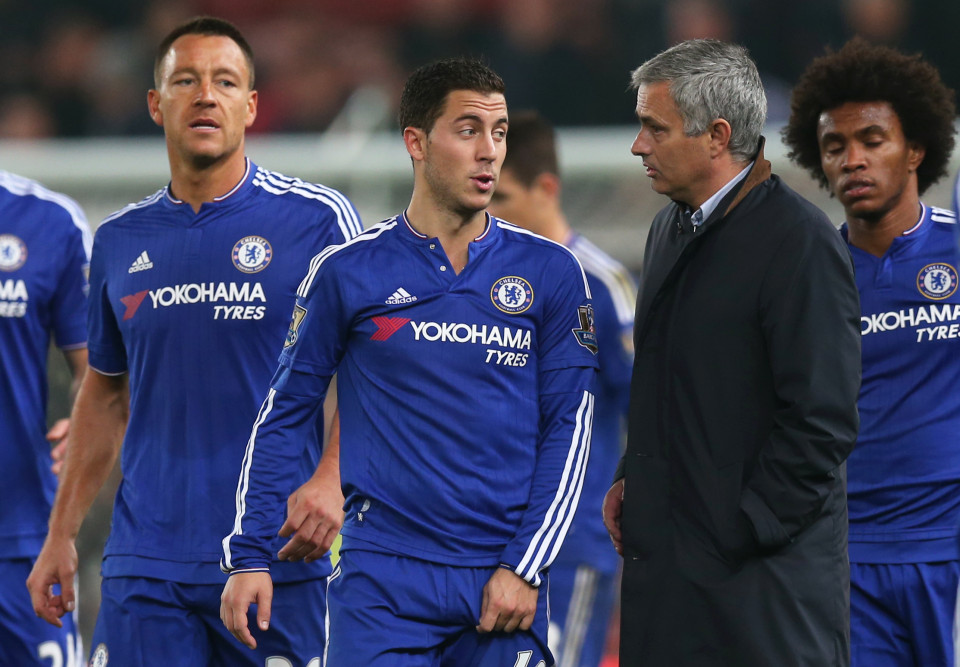 Gạt lời đồn “phản bội” Mourinho, siêu sao Chelsea bất ngờ thèm muốn thi đấu cho M.U