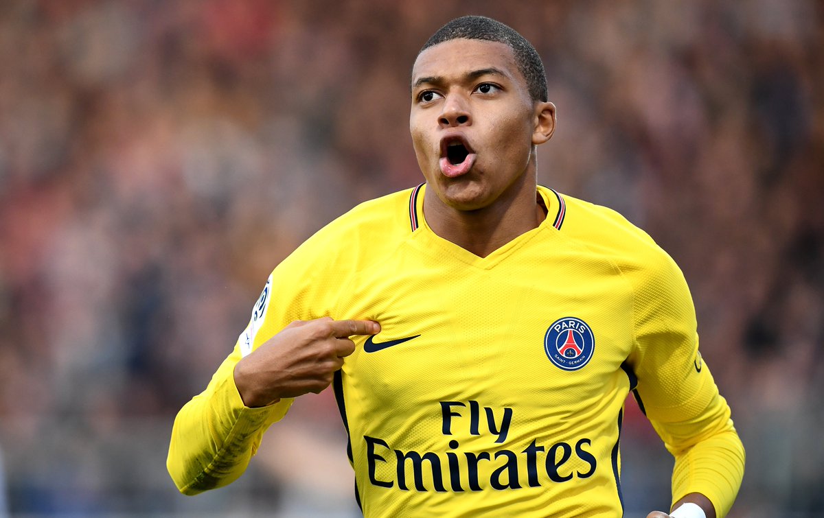 Nhấn chìm đối thủ bằng phong độ thần thánh, Mbappe lại một lần nữa đi vào lịch sử Ligue 1