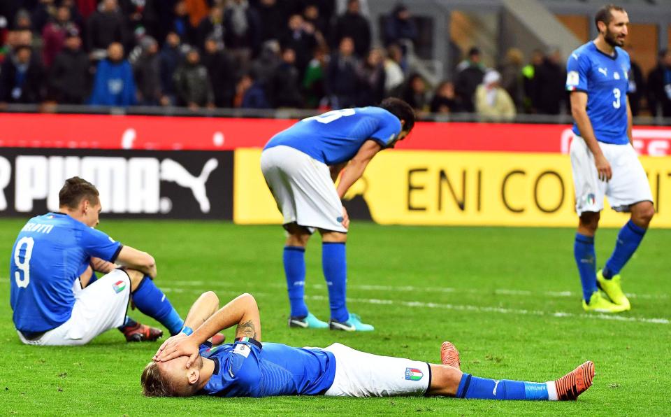 Italy mất vé đi World Cup đầy tủi hổ, truyền thông Thế giới coi là “nỗi nhục thế kỉ”