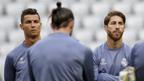 Real “rối như tơ vò”: Căng thẳng ngày càng leo thang giữa Ramos và Ronaldo