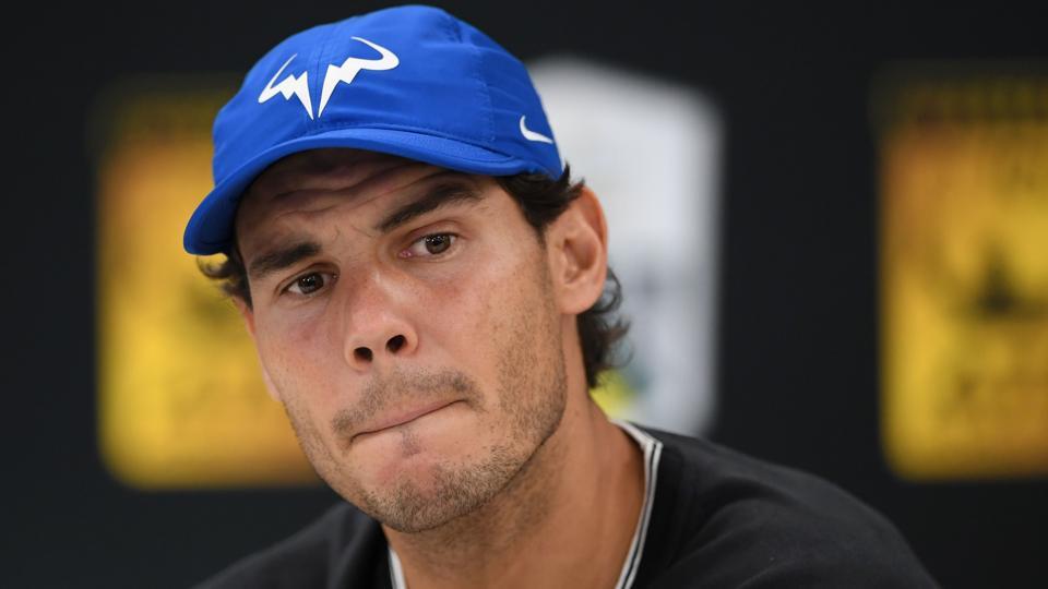 Rafael Nadal bất ngờ bỏ cuộc trước thềm tứ kết Paris Masters