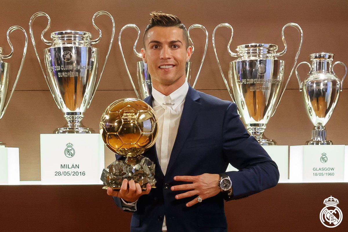 Lộ hàng loạt bằng chứng cho thấy Ronaldo 99% đã nhận Quả bóng Vàng 2017