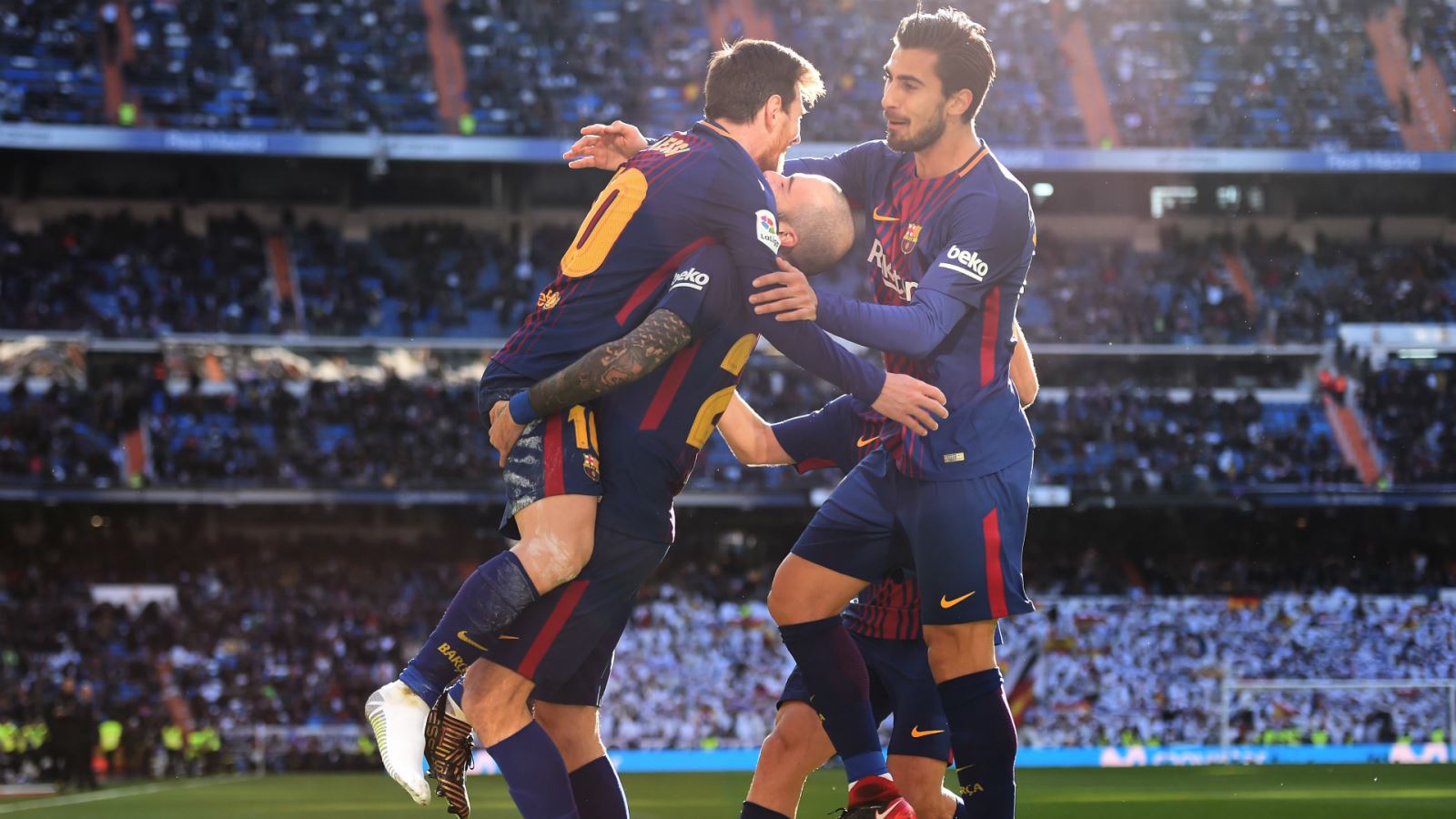 Không phải Messi, kẻ “việc nhẹ lương cao” này mới là thần tài giúp Barca đánh bại Real