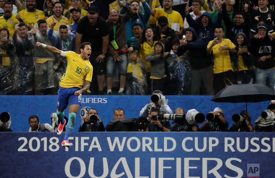 Chiêm ngưỡng 18 bức ảnh thể thao đẹp nhất năm 2017: Neymar, Messi góp mặt