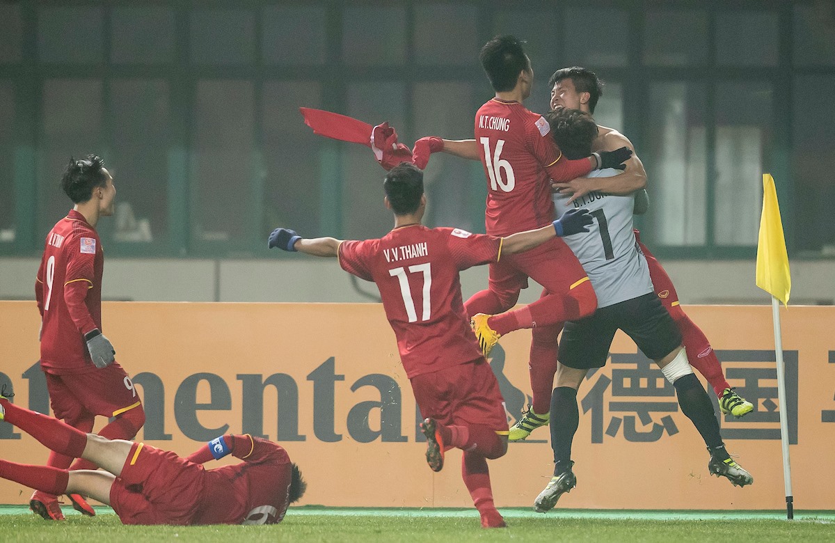 NHM bóng đá Quốc tế: ‘Một trận đấu phi thường, hay nhất từng có, tuyệt vời Việt Nam’