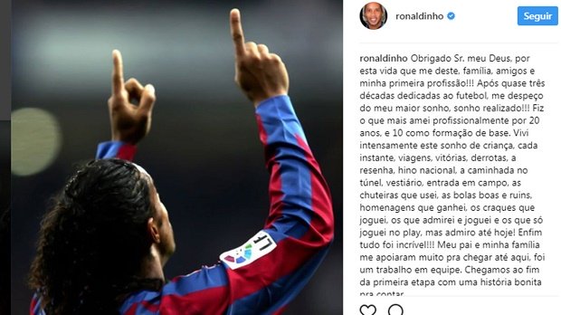 Ronaldinho viết tâm thư đầy xúc động: Tạm biệt huyền thoại, tạm biệt giấc mơ bóng đá!