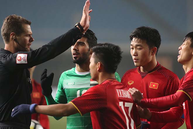 XÁC ĐỊNH trọng tài chính cầm còi trận chung kết U23 châu Á: Việt Nam lại gặp bất lợi?