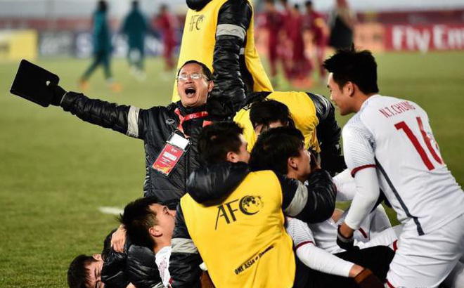 Báo Hàn tiếp tục mổ xẻ, chỉ ra 2 khác biệt khiến đội nhà thất trận còn U23 Việt Nam vào chung kết