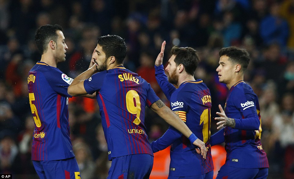 Suarez lập hat-trick, Messi ghi cú đúp, Coutinho vẽ siêu phẩm, Barca chơi tennis trên sân nhà