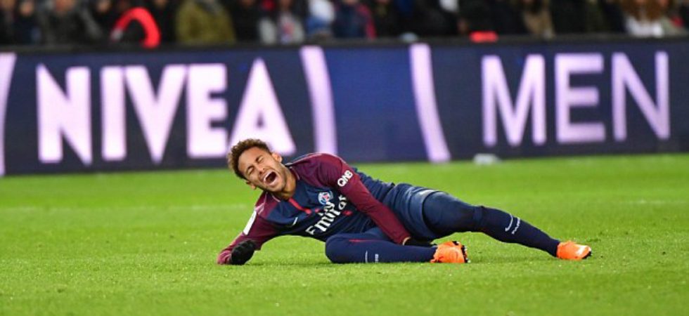 Neymar chấn thương khóc như Rô béo: PSG bất lực, Real buồn hơn vui