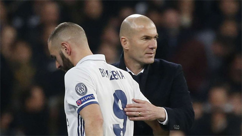Trước cơn thịnh nộ của fan Real với sao, HLV Zidane đã nói gì?