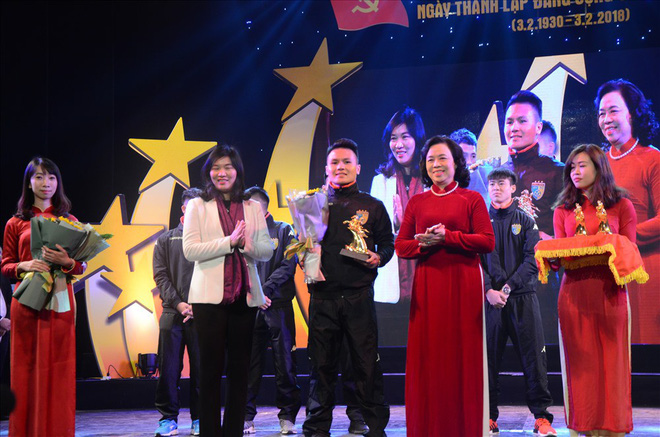 NÓNG: Có đến 5 ngôi sao U23 Việt Nam được phong tặng biểu tượng Thánh Gióng