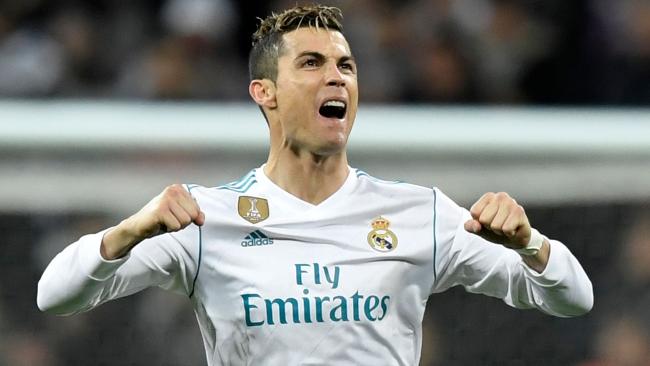 Ghi bàn xé lưới PSG, Ronaldo tiếp tục ghi danh vào lịch sử Champions League