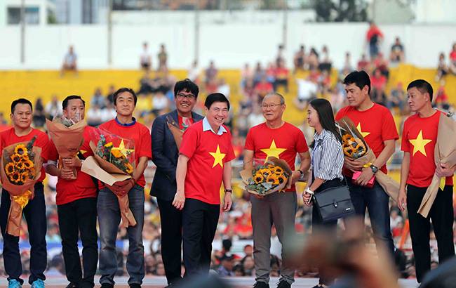 Ai sẽ là người “cầm trịch” chuyện chia thưởng 42,8 tỷ ở U23 Việt Nam?