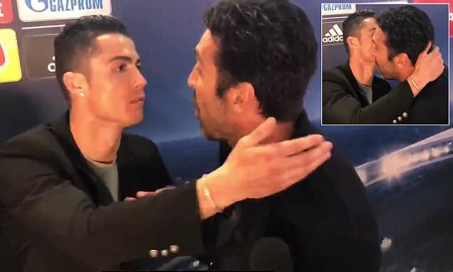 CHUYỆN CHƯA TỪNG TIẾT LỘ: Ronaldo một mình tìm đến khách sạn của Juve ôm hôn an ủi Buffon
