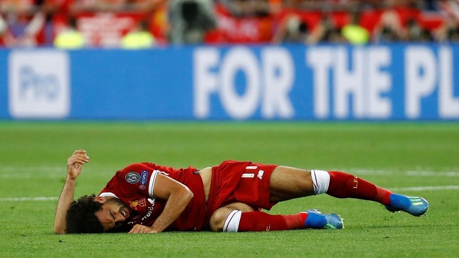 Nóng: Salah có thể chia tay World Cup sau pha triệt hạ của Ramos