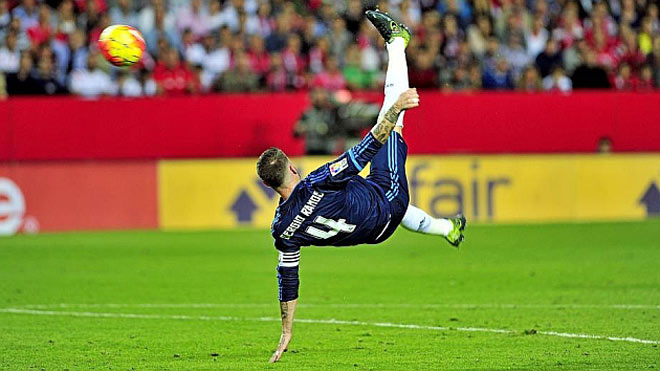 Ronaldo chấn thương: Ramos đá tiền đạo Real, tung móc mãn nhãn dọa Liverpool