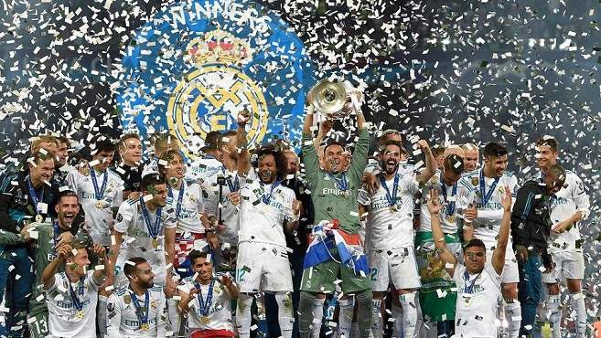 CHÙM ẢNH: Real Madrid rực rỡ trong ngày đăng quang, Liverpool nước mắt sầu bi ai