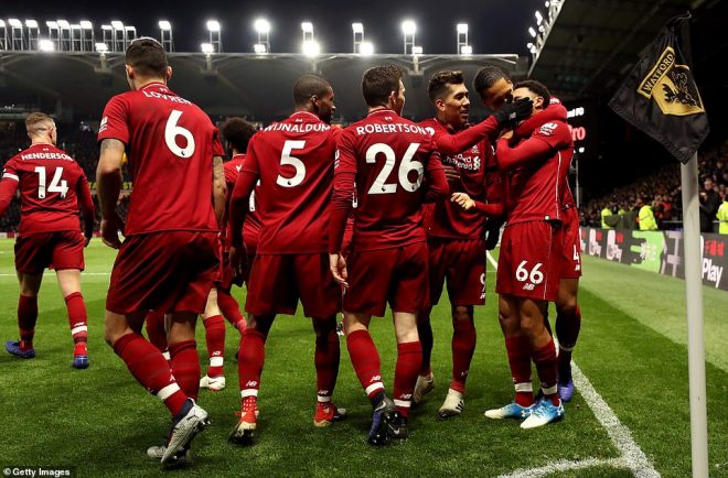 Thẻ đỏ oan nghiệt, Liverpool vẫn giành thắng lợi nhờ hàng công chói sáng, qua đó tiến rất gần tới ngôi đầu bảng NHA