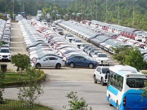 Ô tô ế ẩm giảm giá kịch sàn vẫn tồn kho