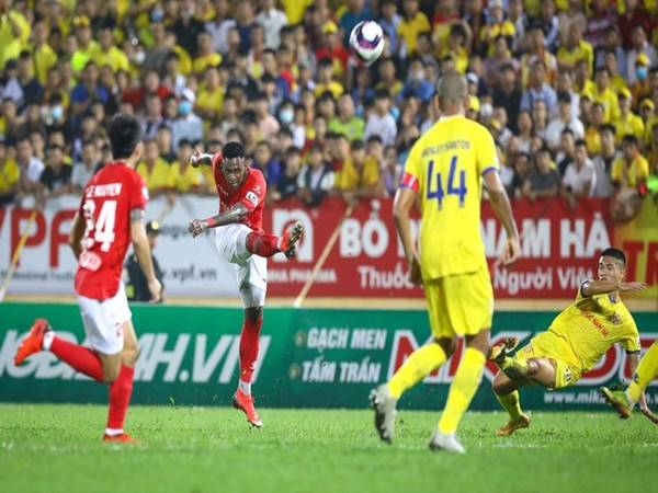 Bóng đá VN 24/8; V-League 2021 bị hủy, các CLB ồ ạt chia tay ngoại binh