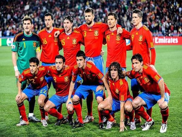 Bóng đá QT 23/11: Tây Ban Nha lần đầu tiên đăng quang