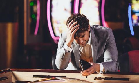 Những điều cần làm để hạn chế bị thua khi chơi casino 